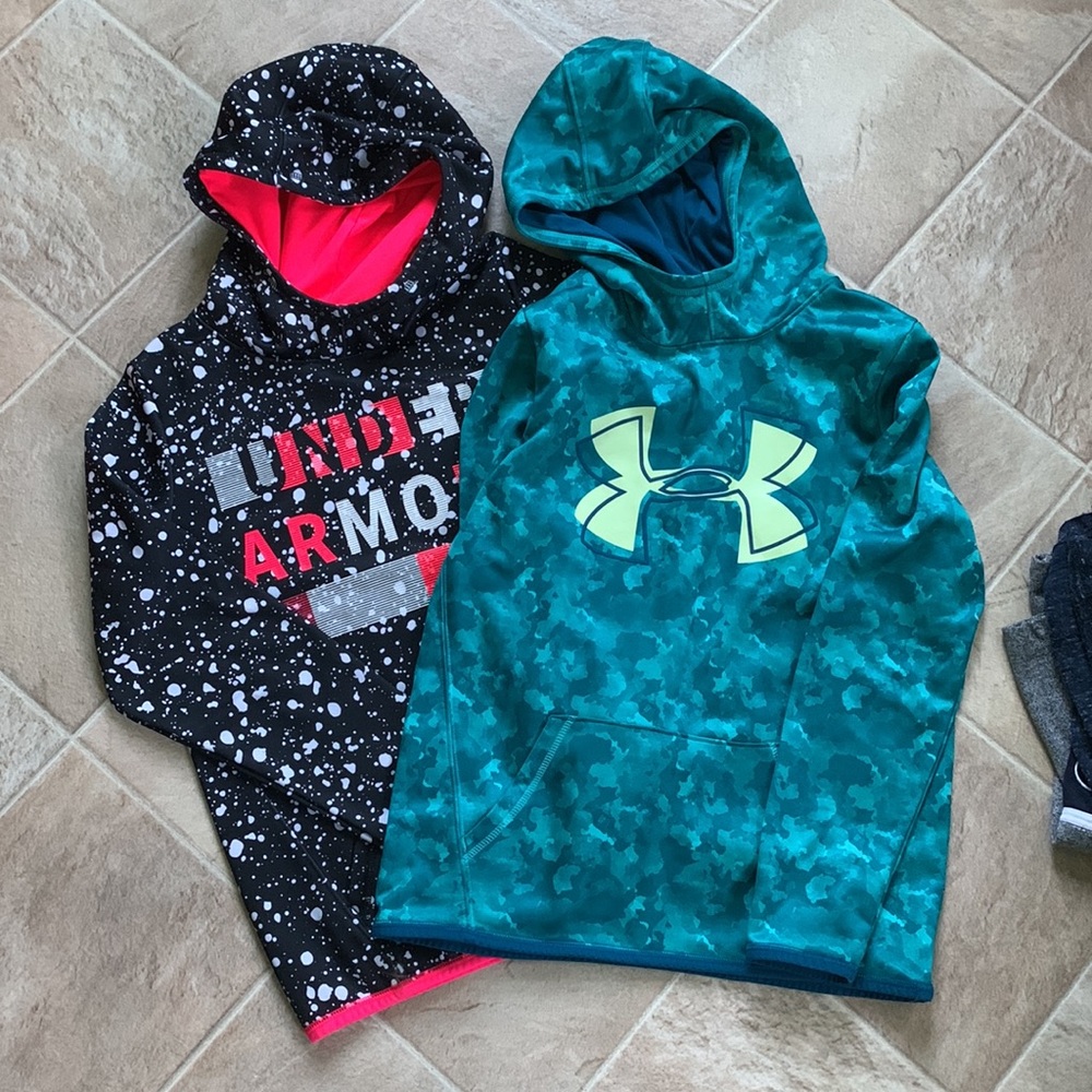 Bundle of 2 Under Armour Coldgear sweatshirts. Youth L-XL.